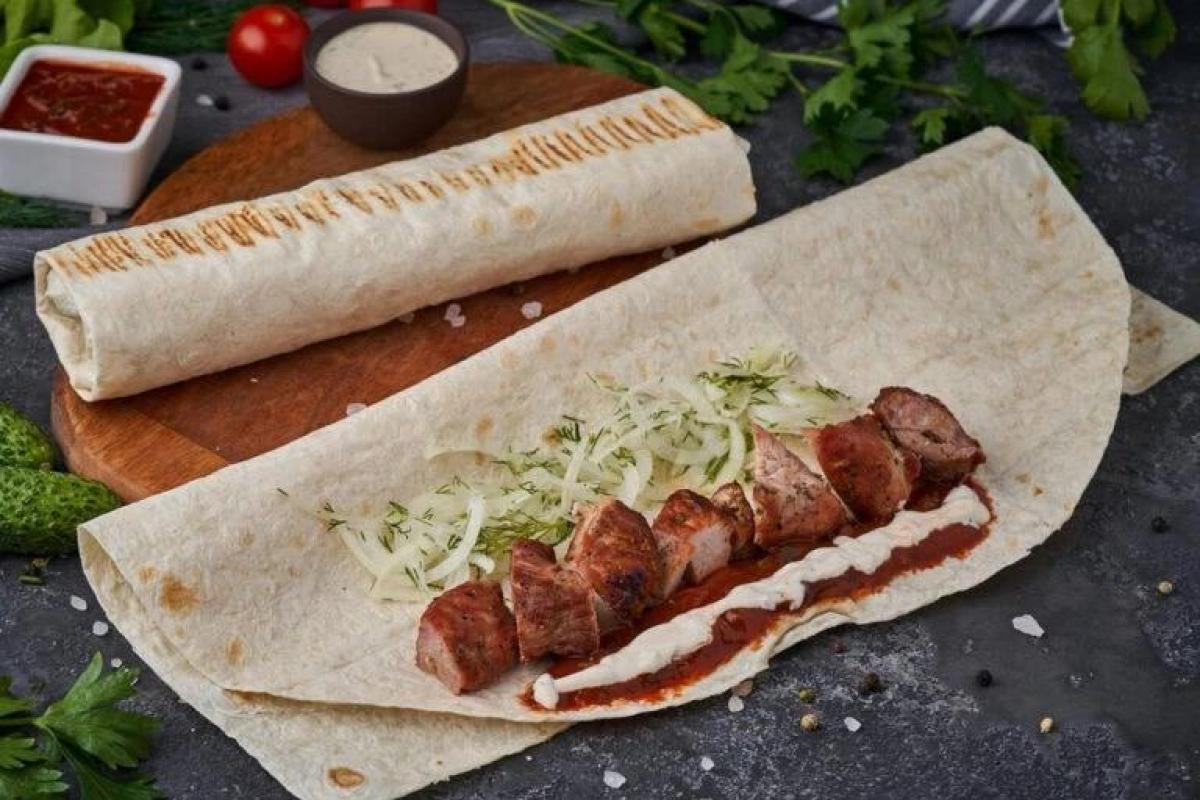 Шашлык из свинины в лаваше